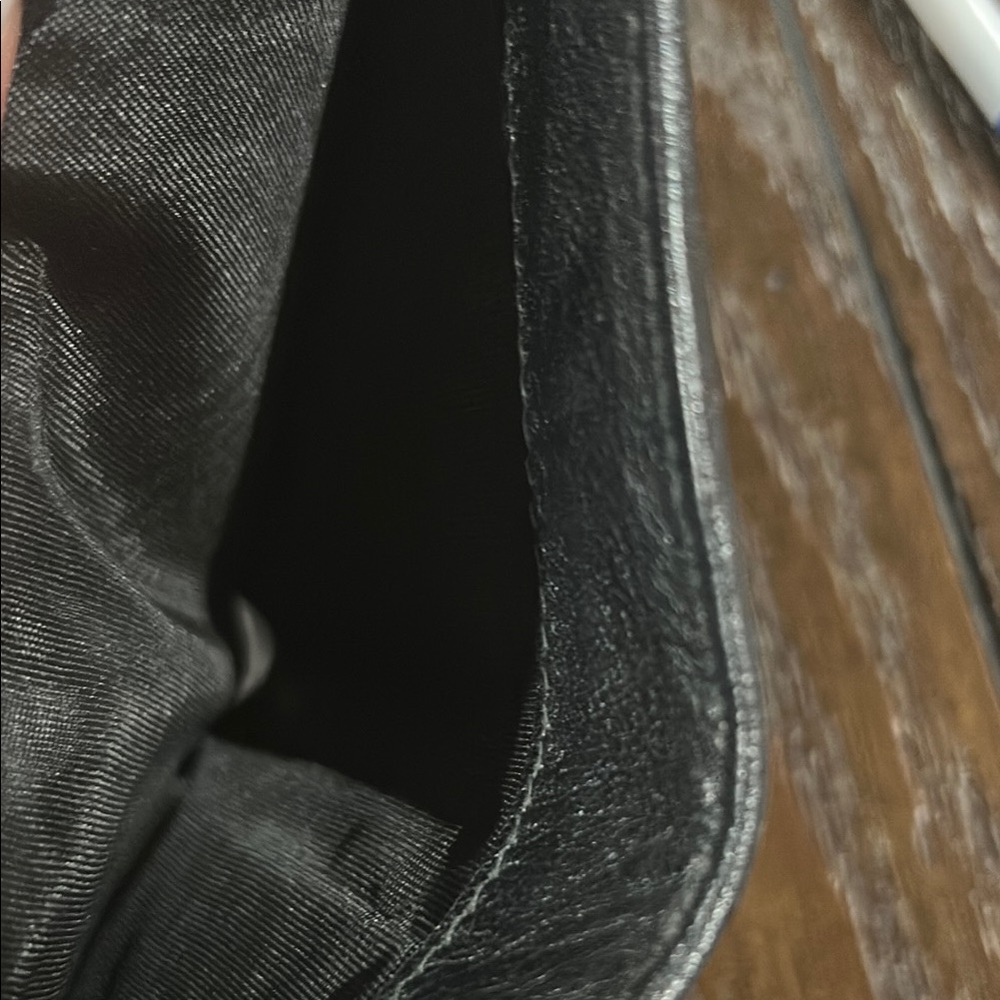 Gucci Black Embossed Leather Wallet - Picture 5 of 6